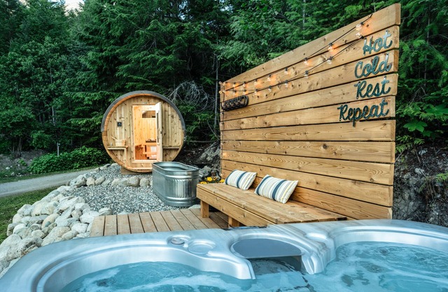 The Cabin at Sweetwater Lane Farm