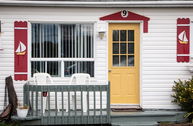 The Cabines du Phare are located in Rimouski by the sea. They are composed of te