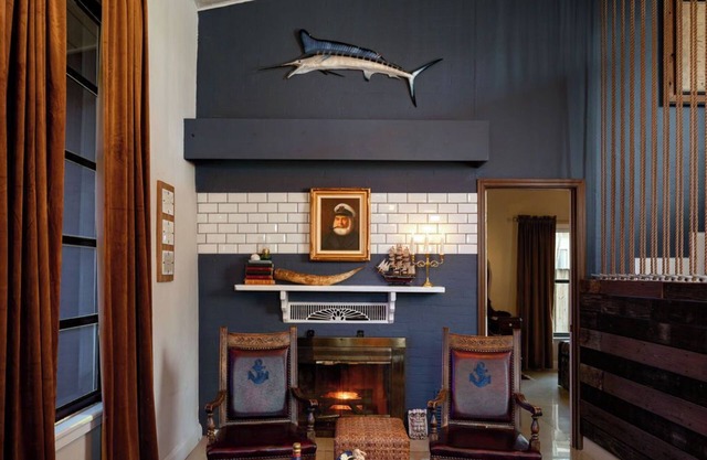 The Captain's Landing 4 bedroom - 2 bathroom - soaking tub - adventure home