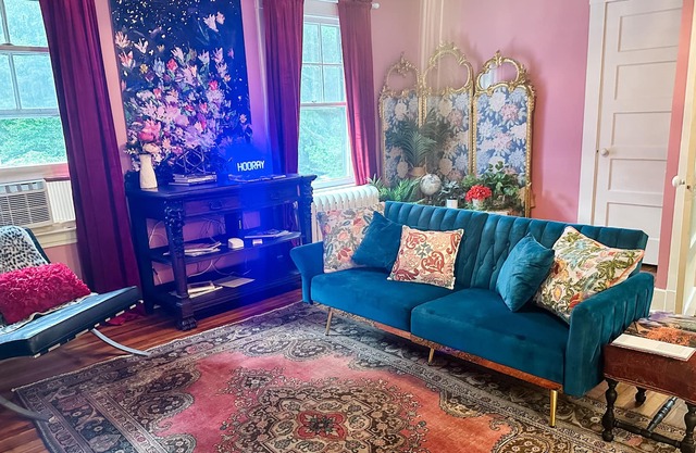 The Carriage House at Rose Hill - Minutes to Yale! Dog Friendly!