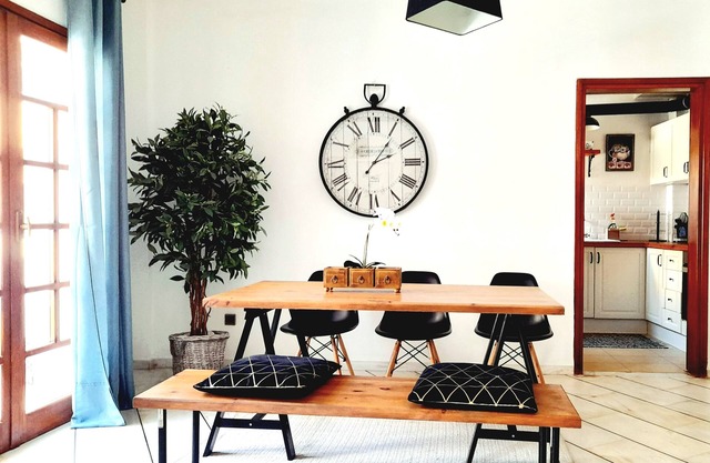 The Central-2bed apartment in the heart of the city,opposite the seafront!