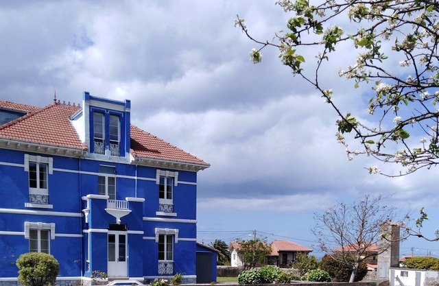 The Clinic, Casona Indiana (Ballota - Cudillero)