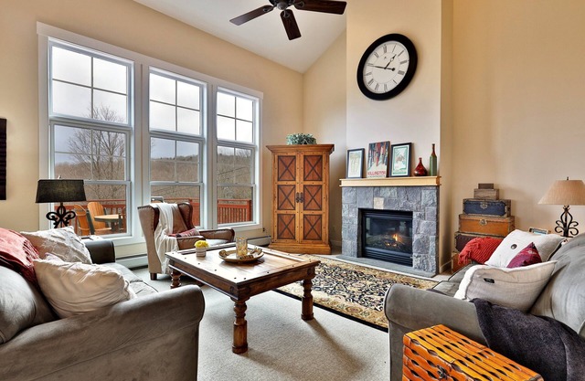 The Cocoa Command Center at Top Ridge: 4BR/4BA Ski In/Ski Out
