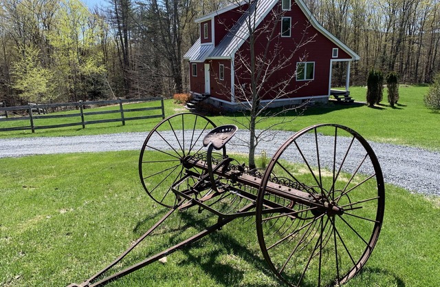 The Cottage on private gated 400 acre Reading Farms Estate