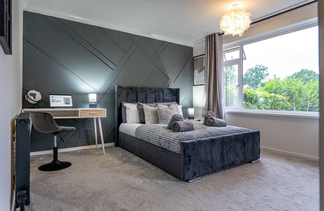 The Cove - Free Parking