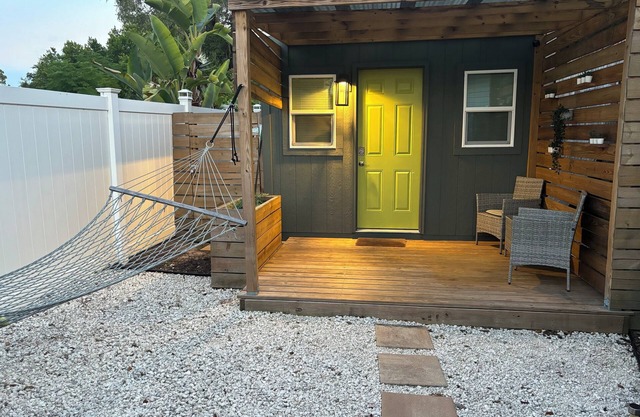 The Cozy Crash Pad: Tiny House Experience