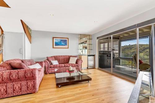 The Darling Of Marina - A Hilltop And Sea Getaway