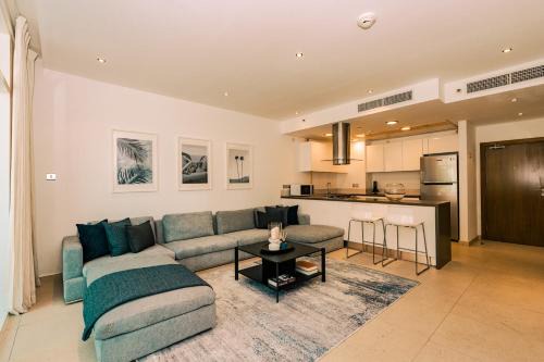 The Dockside Retreat Stunning 2br In Al Bandar