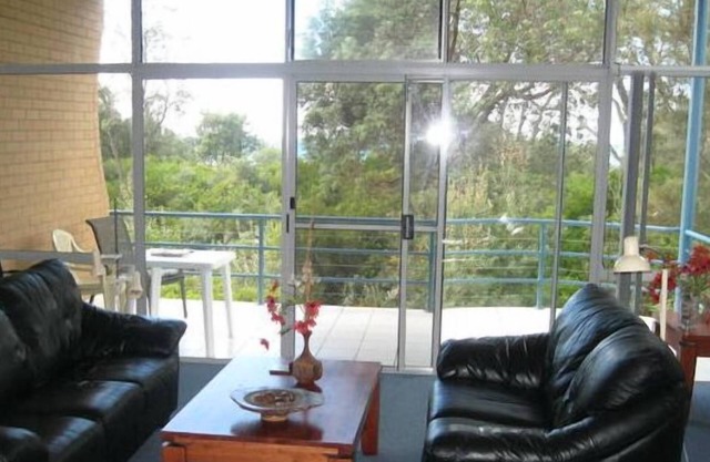 The Dunes, Broulee Beach, Luxury 3 bedroom, 2 bathrooms, linen provided.