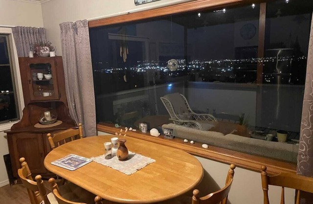 The Eagles Nest - Comfortable quiet oasis with an awesome view!