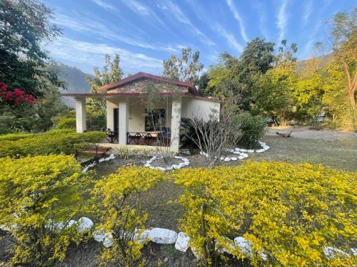 The Earthlings, Corbett