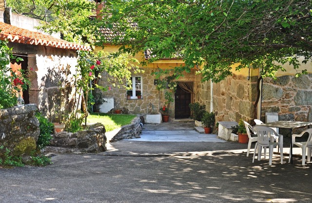 The Eido of Esther (Casa do Rural)