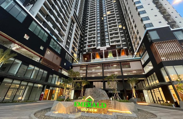 The Emerald Golf View