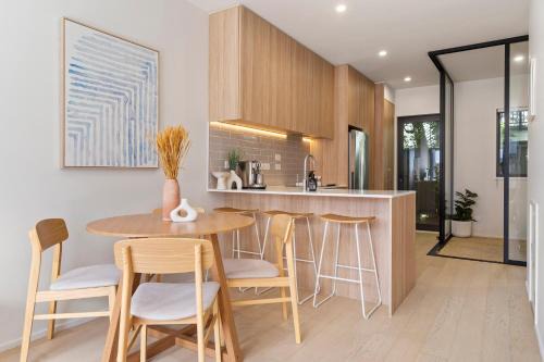 The fern - Boutique Mount Albert Townhouse