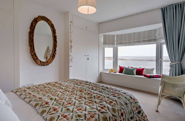 The Ferry Cottage - Three Bedroom House, Sleeps 6