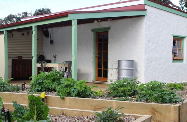 The Forge-Historic Blacksmith's Cottage