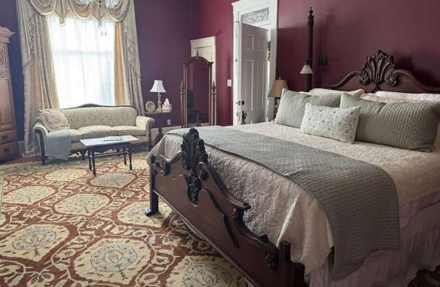 The Franklin Room at The Judge`s Chambers