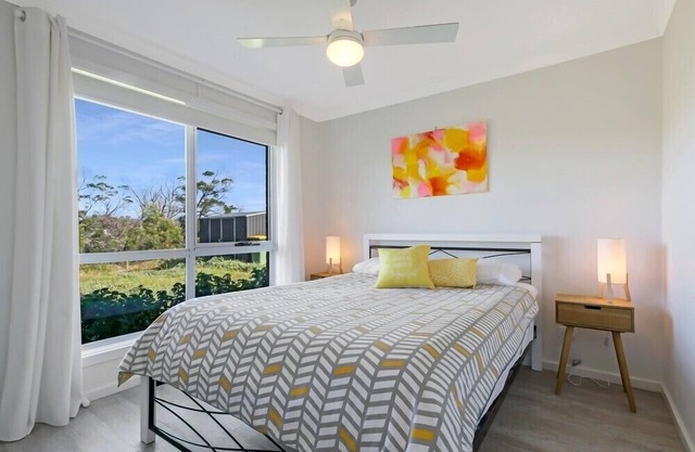 The Friendly Pelican - Metung