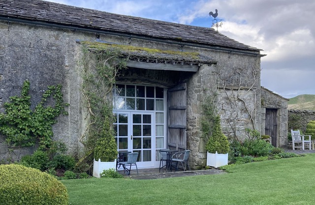 THE GARDEN ROOMS LAWKLAND, family friendly in Austwick