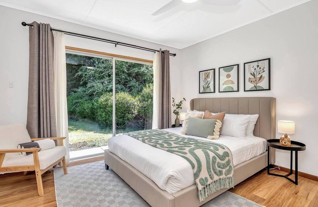 The Glenalvie Sprawling Serenity in Adelaide Hills