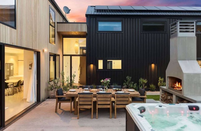 The Gold Mine | Spa pool | Outdoor fireplace