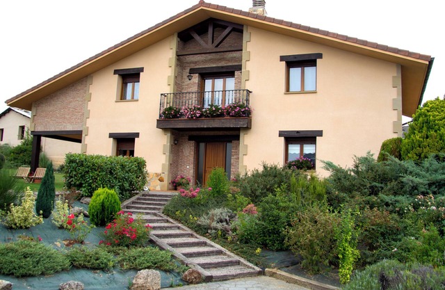 THE GOLF VILLA. HOUSING IN A NATURAL ENVIRONMENT WITH A SPECIAL CHARM.