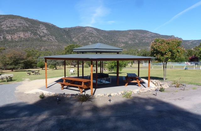 The Grampians Motel & The Views Restaurant