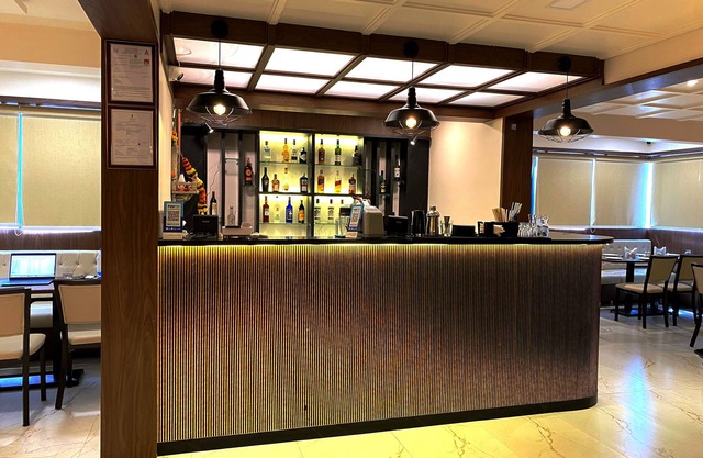 The Grand Sarovar Inn and Suites