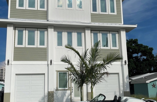 "The Grander House" Spacious 6-BR 6 Bath house w/elevator