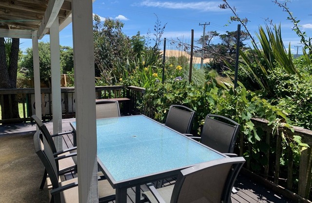 The Green Bach opposite beach- quirky and great for groups and families