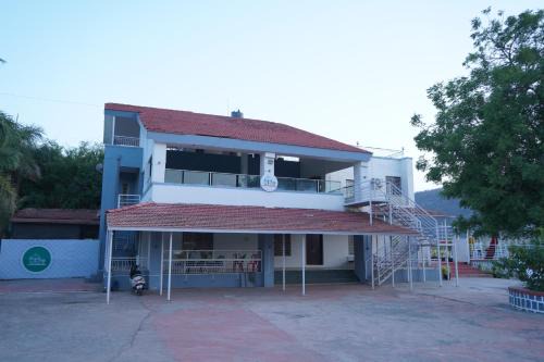 The Green Hill Resort