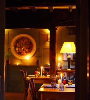 The Greyhound on the Test Hotel