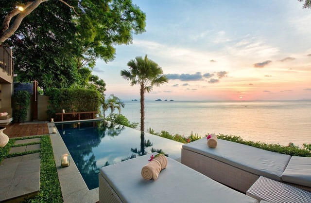 The Headland Villa 2, stunning beachfront, Samui
