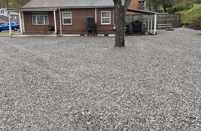 The Heartland Lodge w/50amp RV site/full hookup