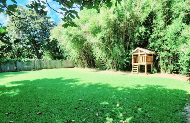 The Heron Hideaway-entire private home near NAS