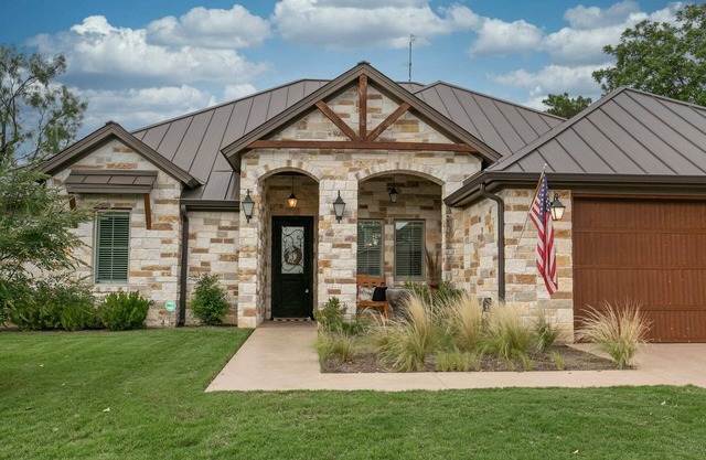 The Hill County Getaway | Longer Term Stays Available