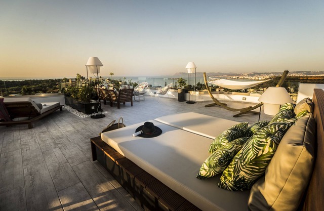 The Hill House | Seaview Luxury Villa