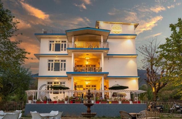 The Himaal, Bir - Luxury Boutique Homestay