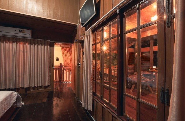 The History Cafe' & Guesthouse