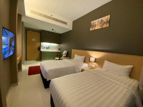 The Honeymoon Haven - 99 Residences