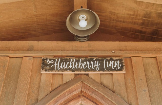 The Huckleberry Finn - Standard One Room Silo