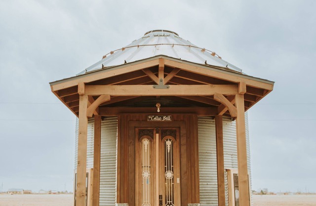 The Jay Bird - Standard One Room Silo