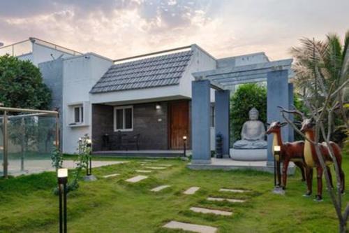 The JhilMil Paradise 6 BHK Villa 3 Pvt Pool Pvt lawn