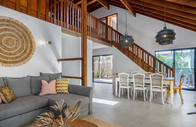 The Kat, Beachfront Bliss at Suffolk Park by Belle Escapes