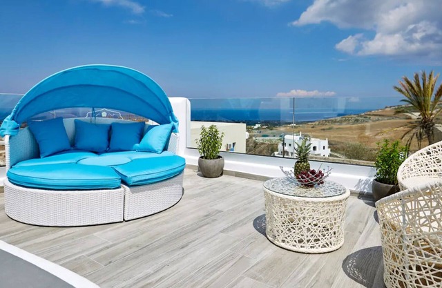 The King's Throne house with Jacuzzi & Sea view