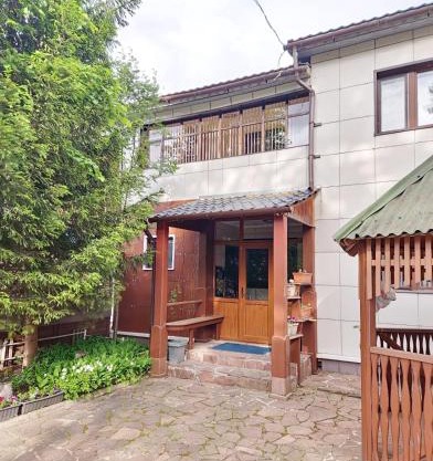 The Lake House таунхаус