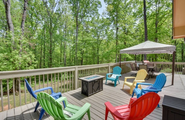 ‘The Lake Place’ Cabin w/Golf Cart & Free Kayaks!