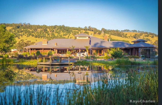 The Lakehouse with beautiful scenic views/animals