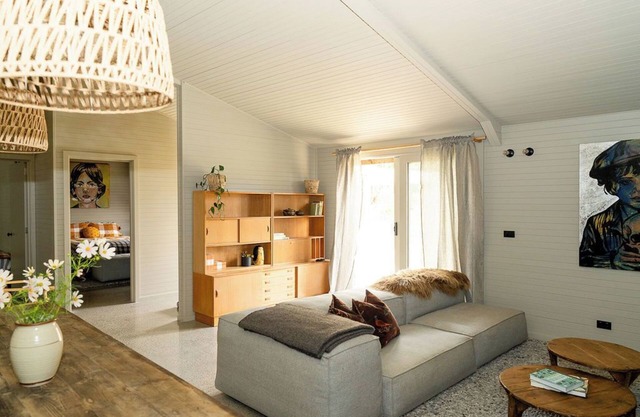 The Little Black House a cosy 2 bedroom cottage in Main Ridge