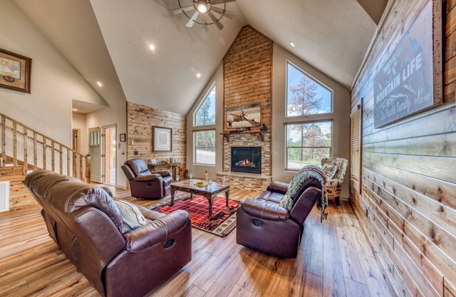 The Lone Star Lodge | Indoor + Outdoor Fireplaces!